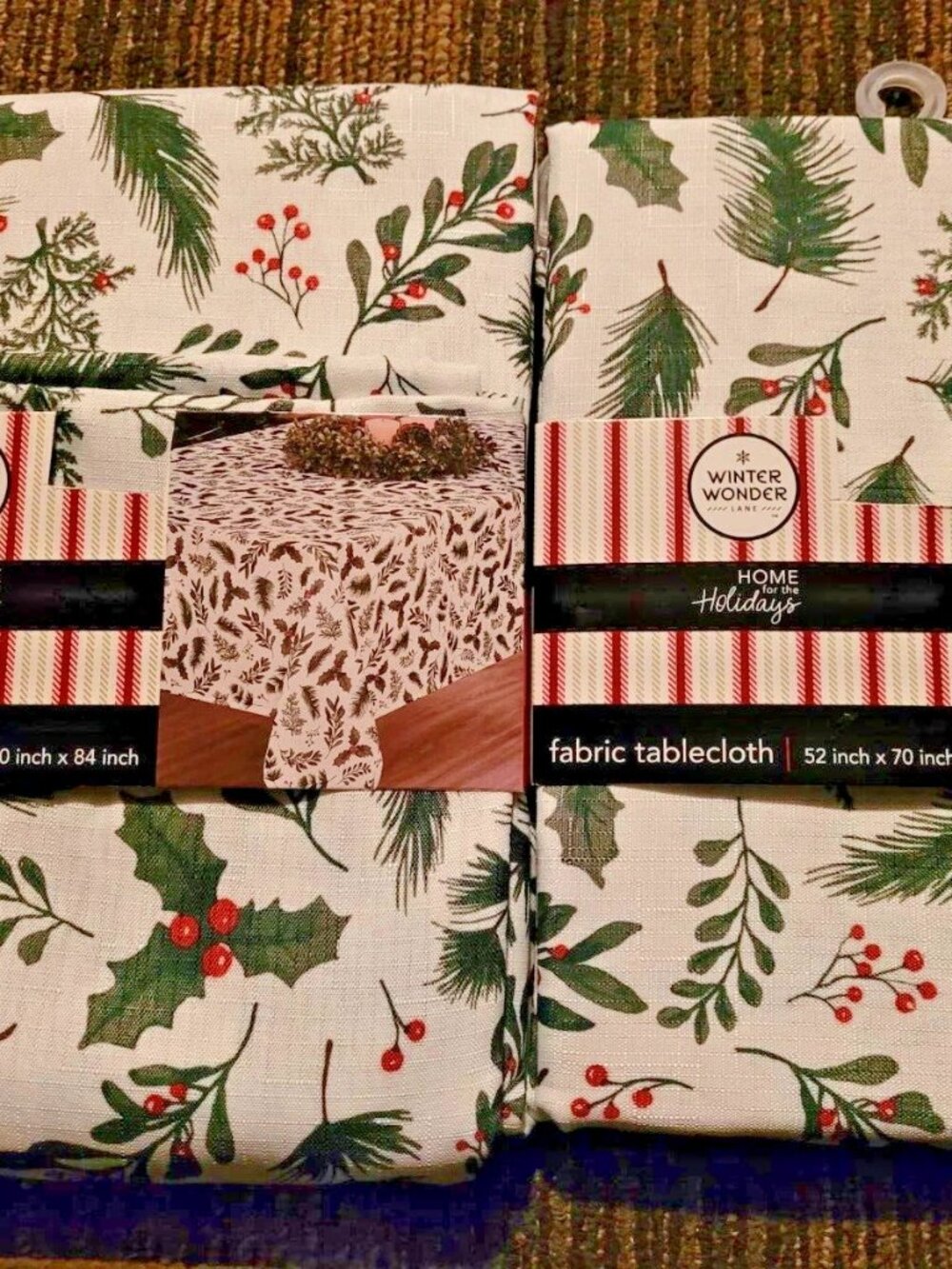 new WINTER WONDER LANE MISTLETOE FABRIC TABLECLOTH choice 60x84 52x70 Christmas